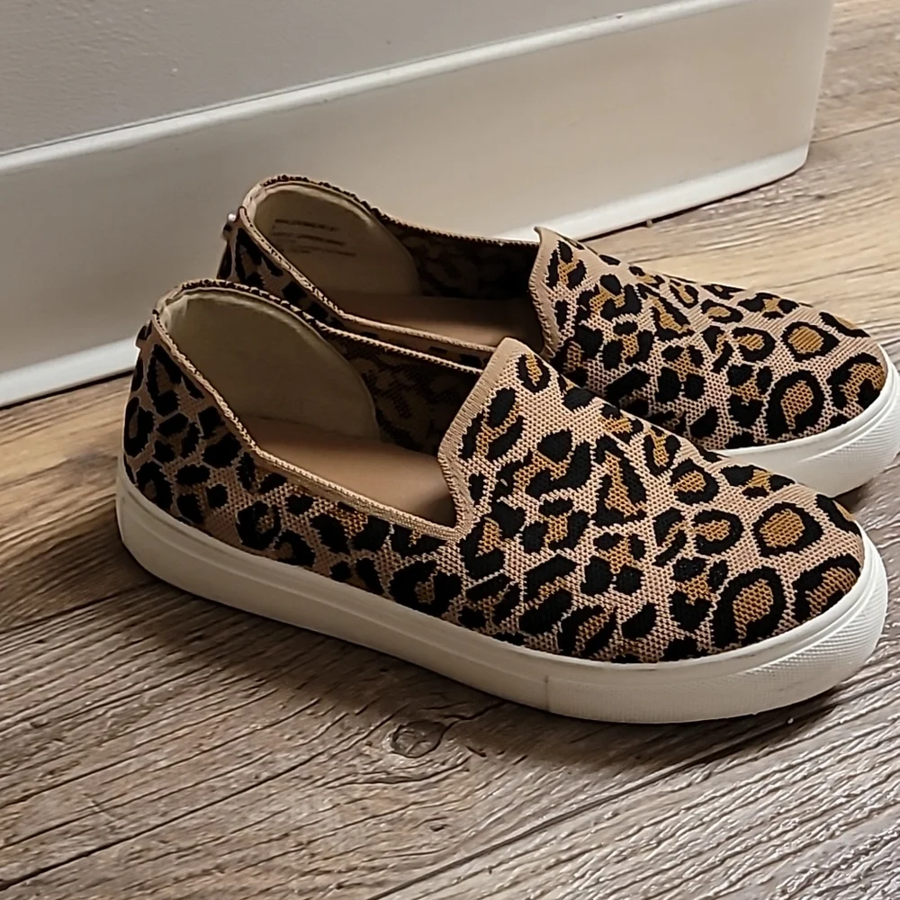 Steve Madden high slip ons leopard 9 wide